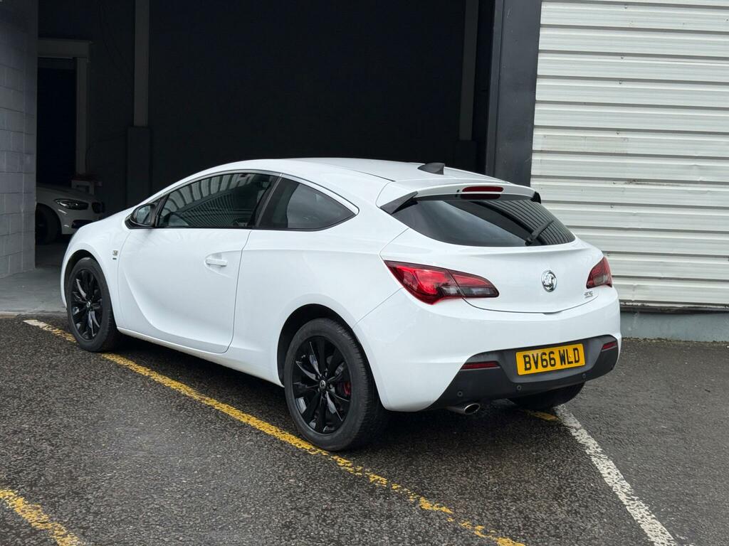 Vauxhall Astra GTC Coupe White #27