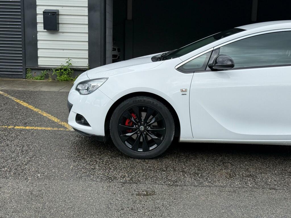Vauxhall Astra GTC Coupe White #21