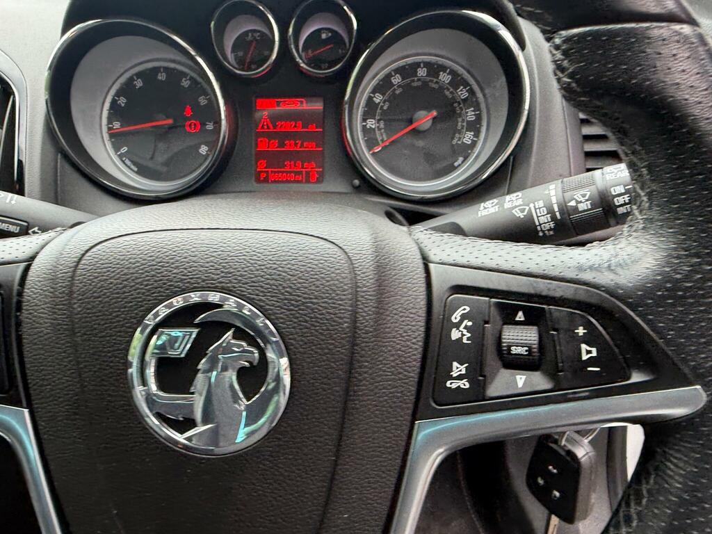 Vauxhall Astra GTC Coupe White #49