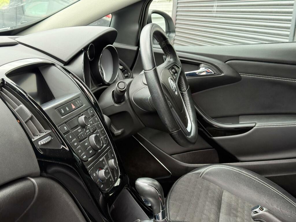 Vauxhall Astra GTC Coupe White #38