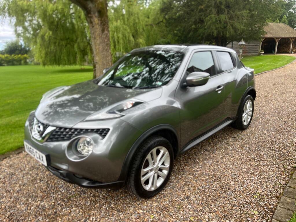 Nissan Juke Hatchback White #1