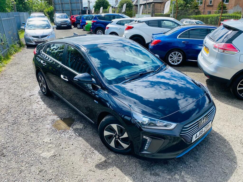 Hyundai Ioniq Hatchback White #31