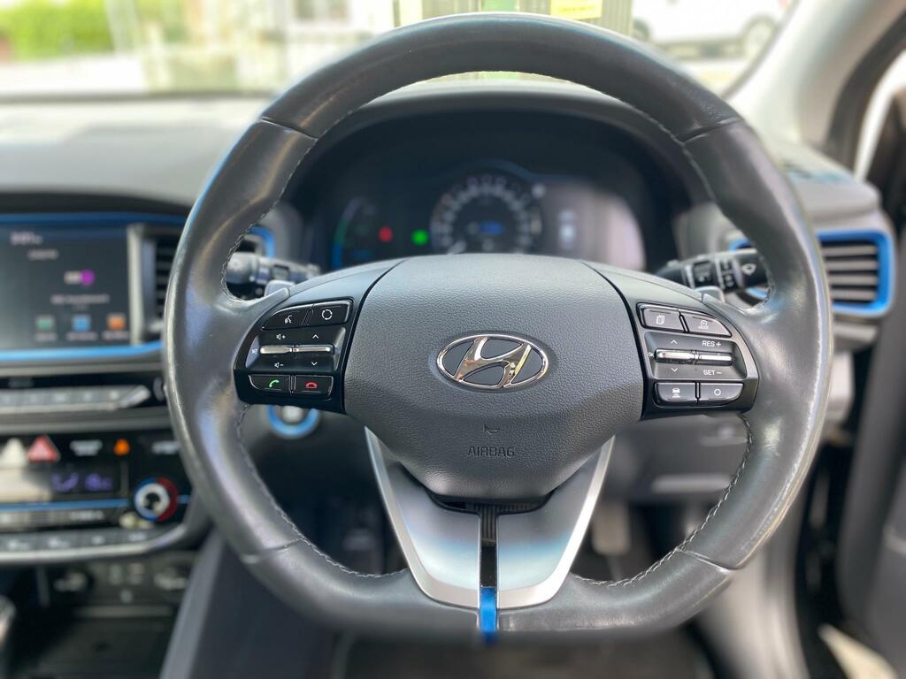 Hyundai Ioniq Hatchback White #17