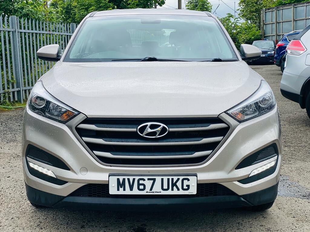 Hyundai Tucson 1.7 Crdi S Drive Fsh Ulez Free 1 Pre Owner White #2