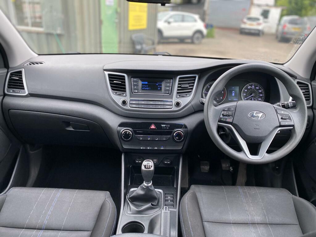 Hyundai Tucson 1.7 Crdi S Drive Fsh Ulez Free 1 Pre Owner White #4