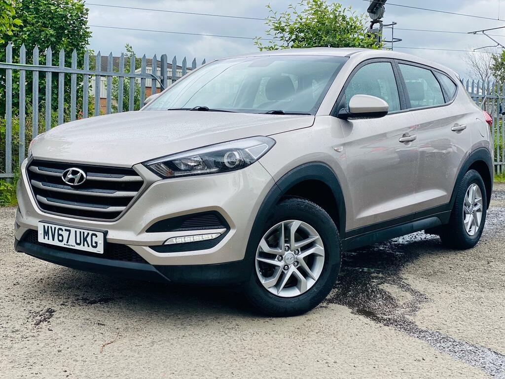 Hyundai Tucson 1.7 Crdi S Drive Fsh Ulez Free 1 Pre Owner White #3