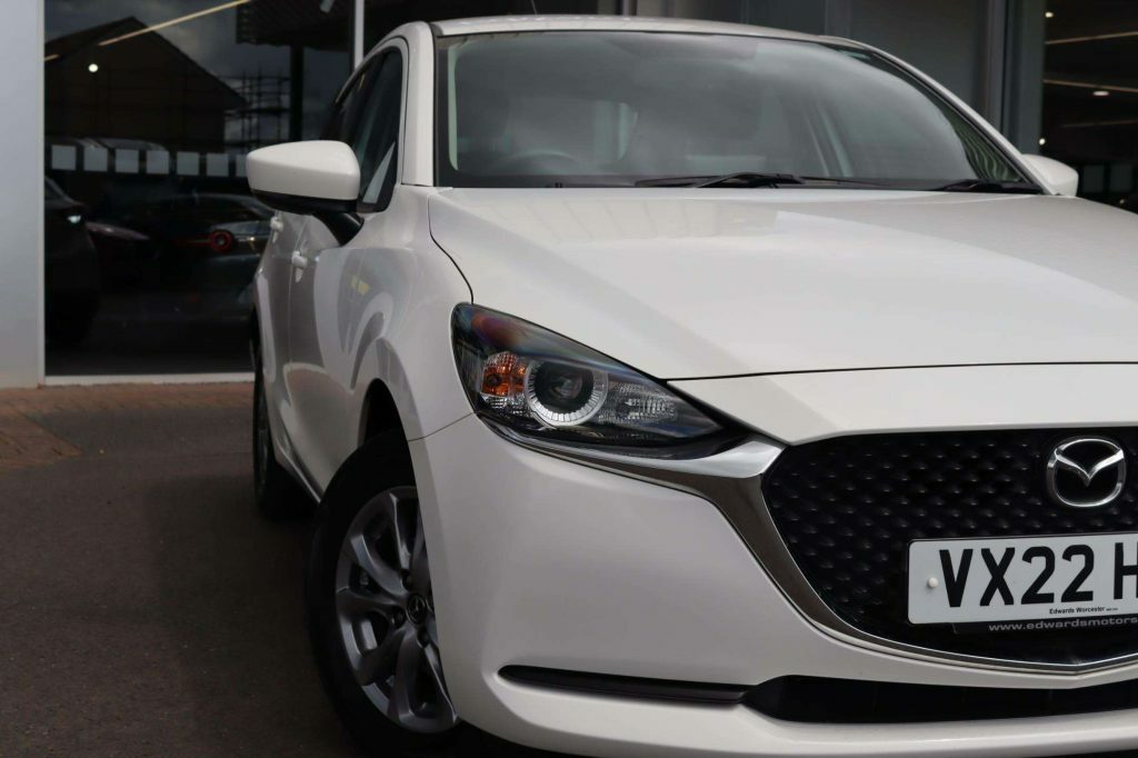 Mazda 2 1.5 Sav-g 75Ps Se-l White #2
