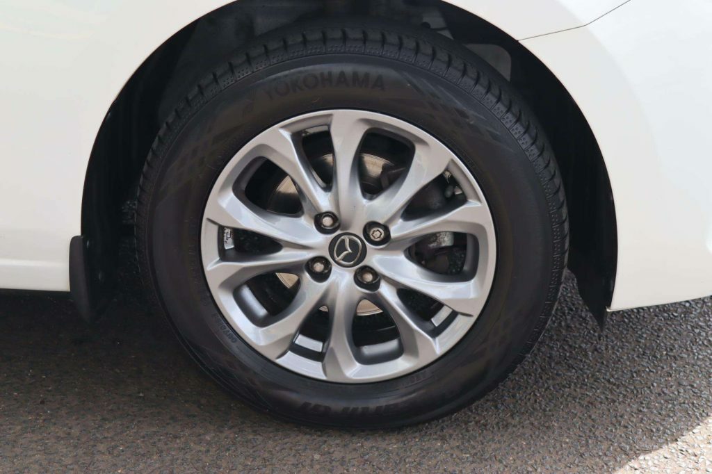 Mazda 2 1.5 Sav-g 75Ps Se-l White #4