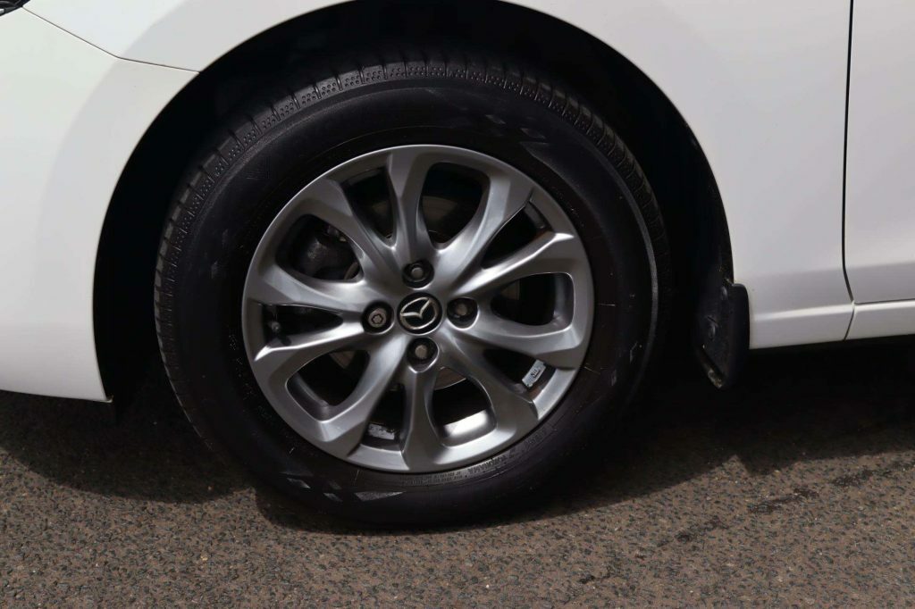 Mazda 2 1.5 Sav-g 75Ps Se-l White #6