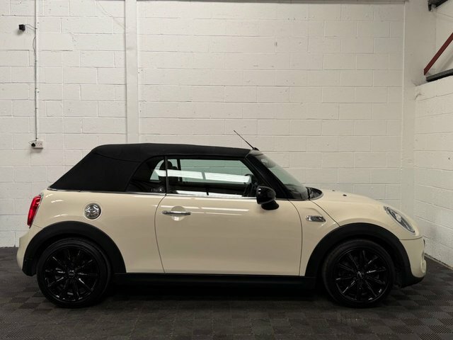 Mini Convertible 2.0 Cooper S Convertible Steptronic Eur GM68ADU White #4