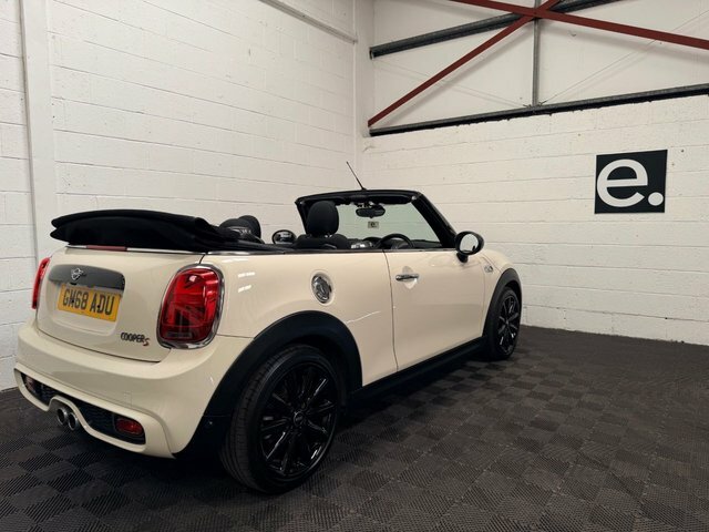 Mini Convertible 2.0 Cooper S Convertible Steptronic Eur GM68ADU White #6