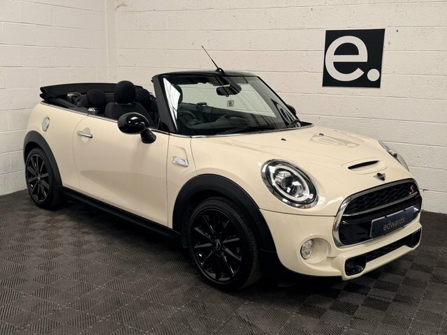 Mini Convertible 2.0 Cooper S Convertible Steptronic Eur White