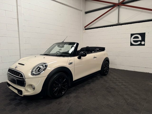 Mini Convertible 2.0 Cooper S Convertible Steptronic Eur GM68ADU White #2