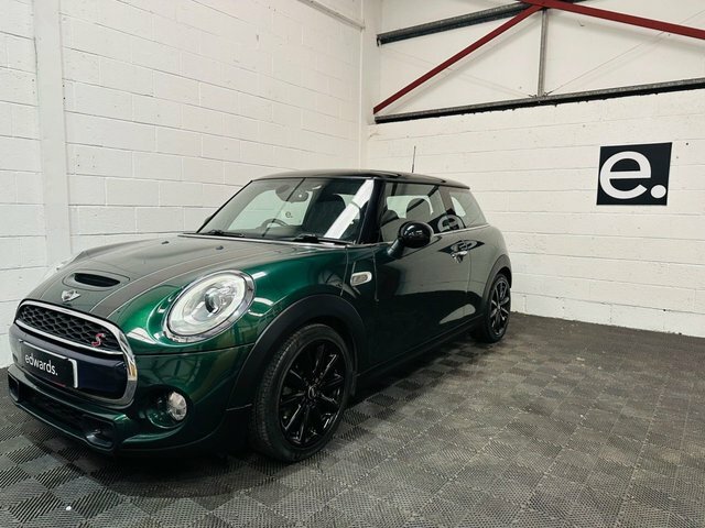 Mini Hatch 2.0 Cooper S Hatchback Euro 6 S FP67UHZ Green #2