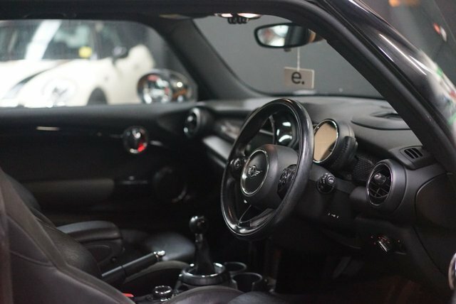 Mini Hatch 2.0 Cooper S Hatchback Euro 6 S EO14GXY Orange #3