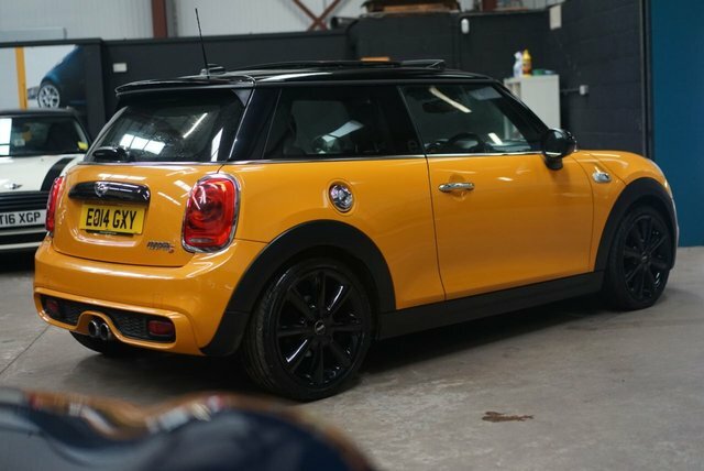 Mini Hatch 2.0 Cooper S Hatchback Euro 6 S EO14GXY Orange #2