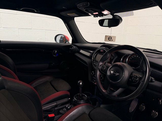 Mini Hatch 2.0 John Cooper Works Hatchback SP67NBL White #3
