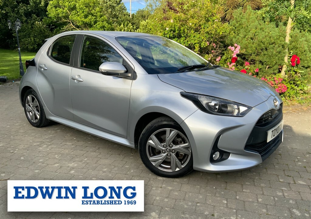 Toyota Yaris 1.5 Vvt-h Icon Hatchback Hybrid E-cvt E Silver