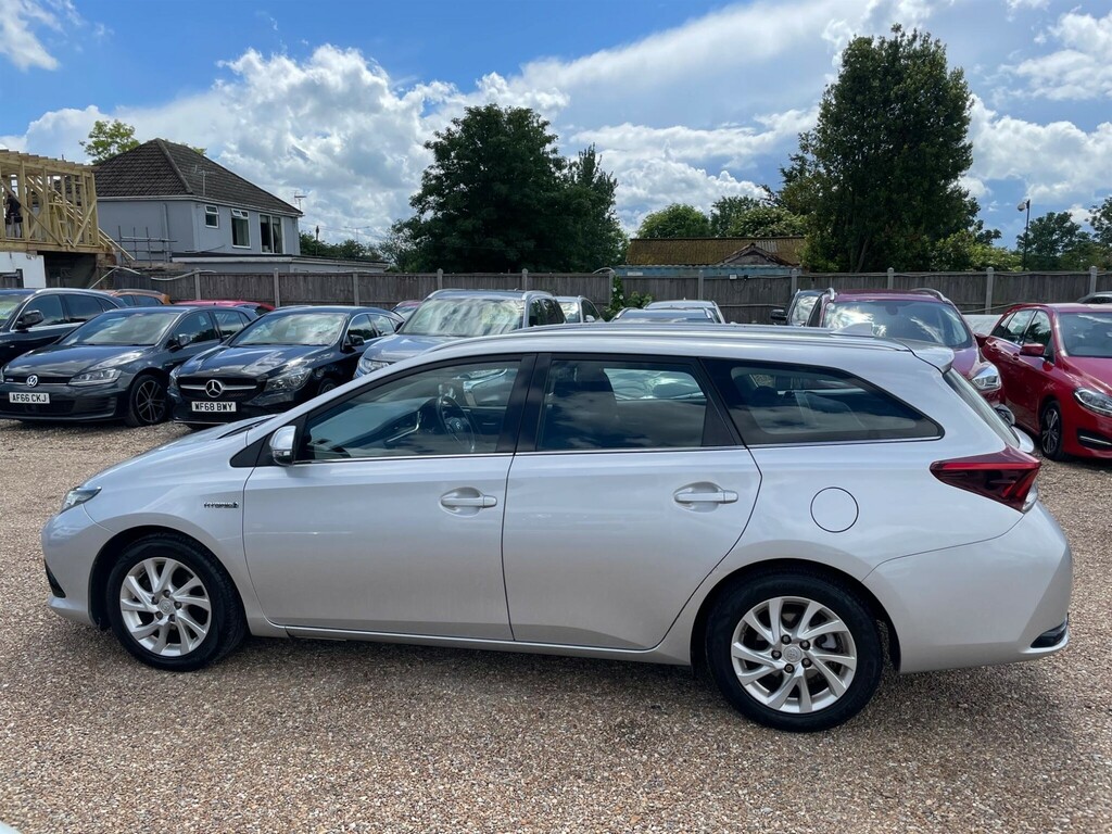Toyota Auris 1.8 Vvt-h Icon Tech Touring Sports Cvt Euro 6 Ss  #2
