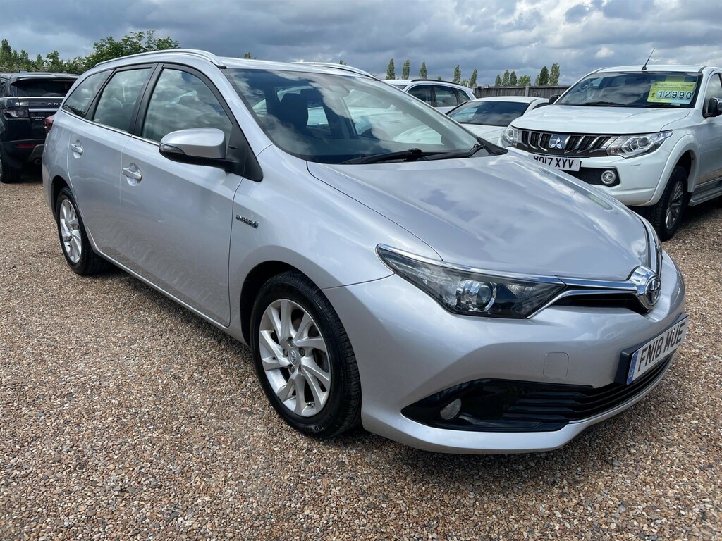 Toyota Auris 1.8 Vvt-h Icon Tech Touring Sports Cvt Euro 6 Ss 