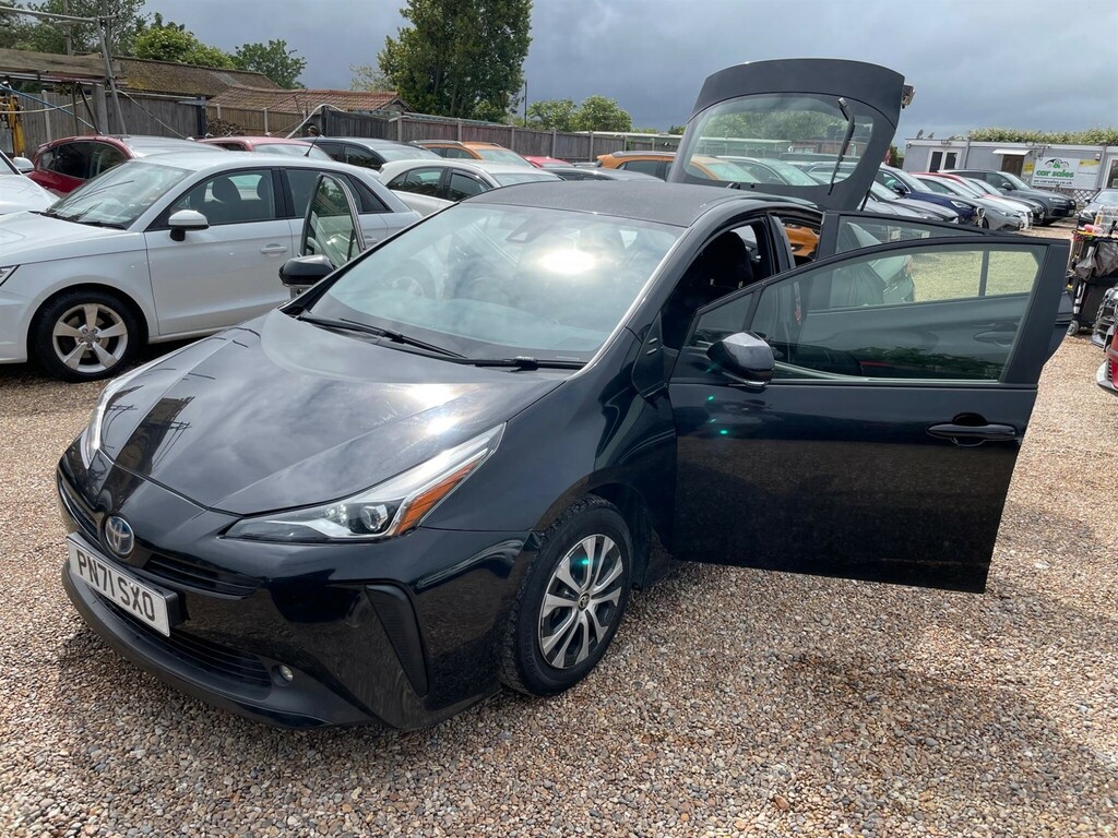 Toyota Prius Active White #37