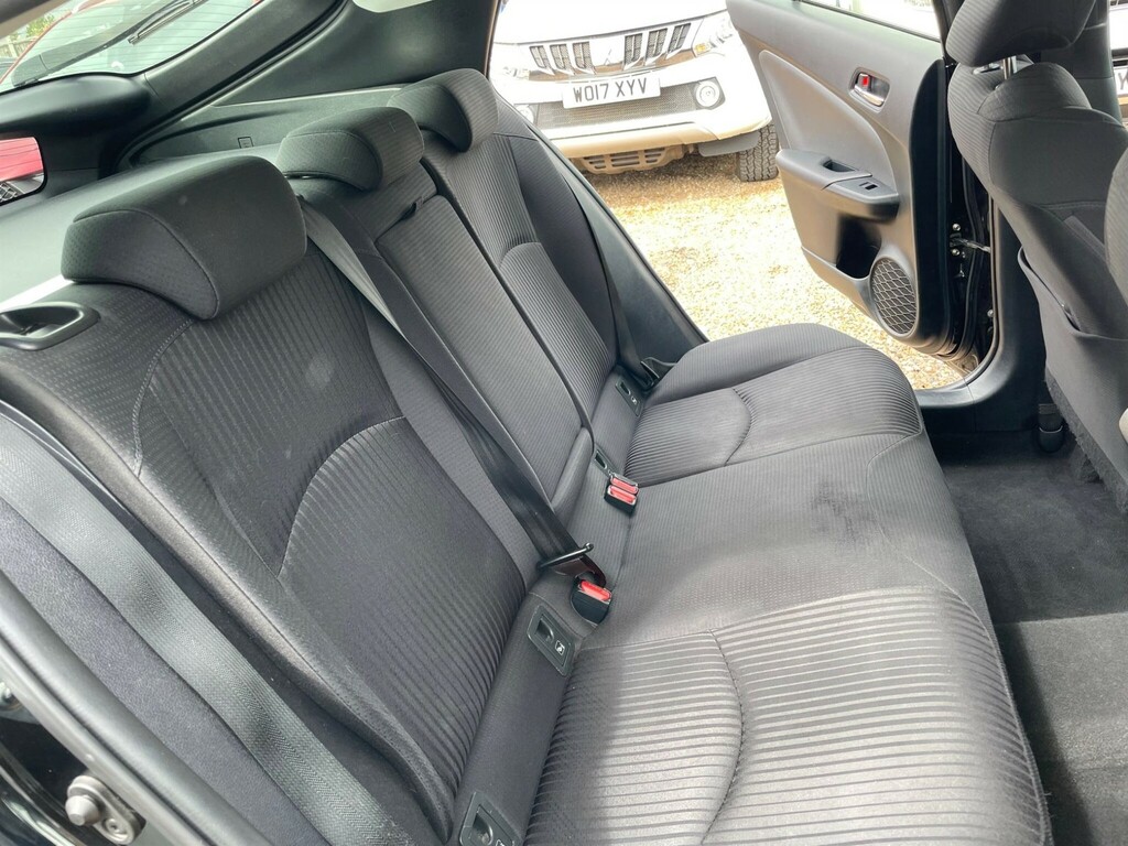 Toyota Prius Active White #33