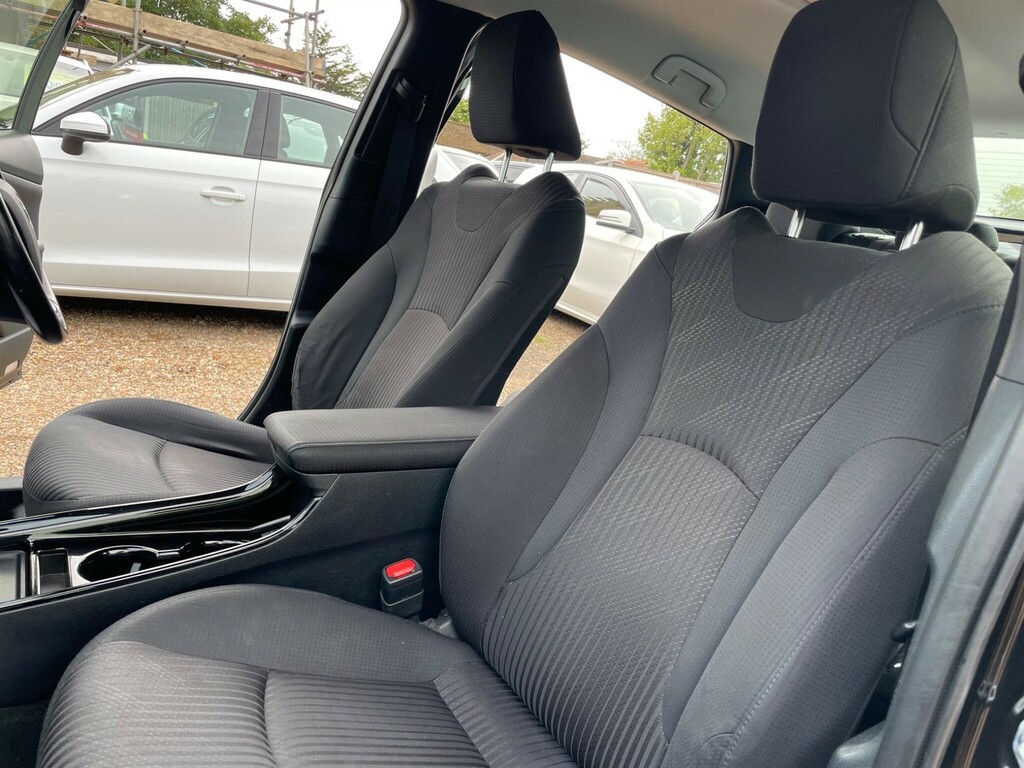 Toyota Prius Active White #22