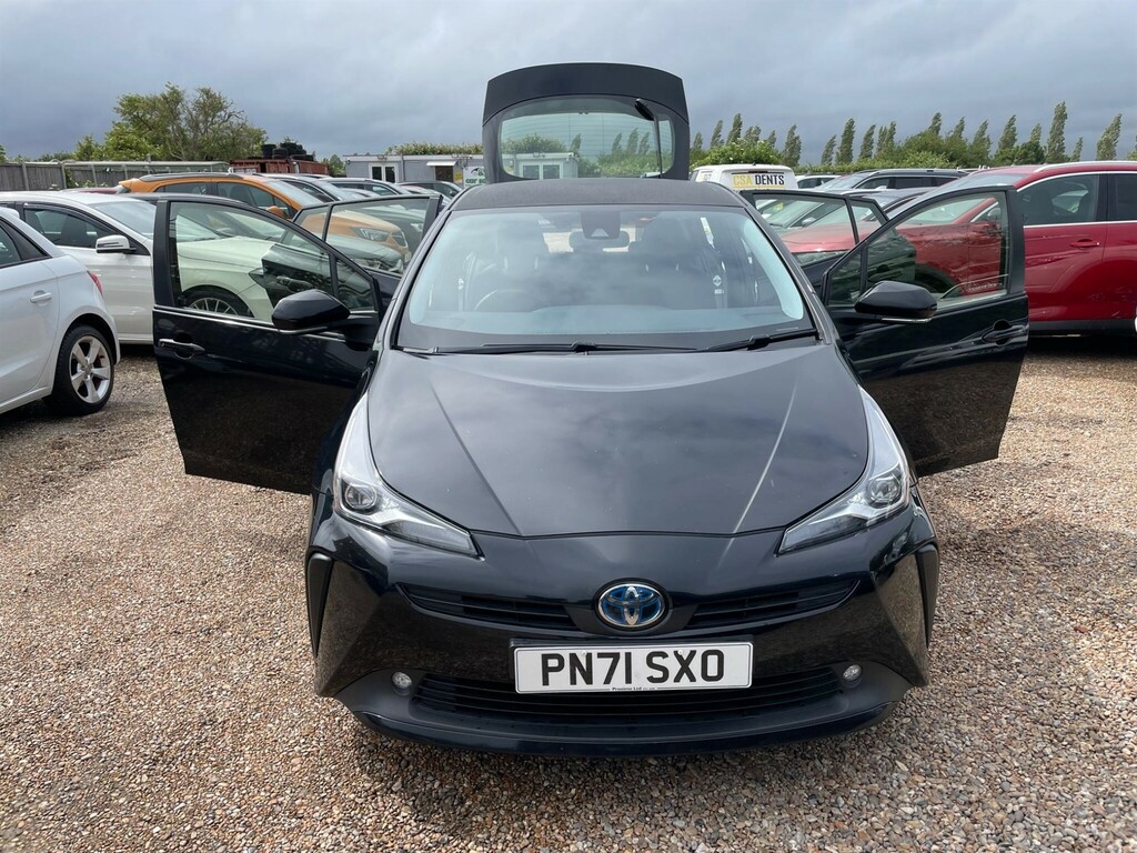 Toyota Prius Active White #36