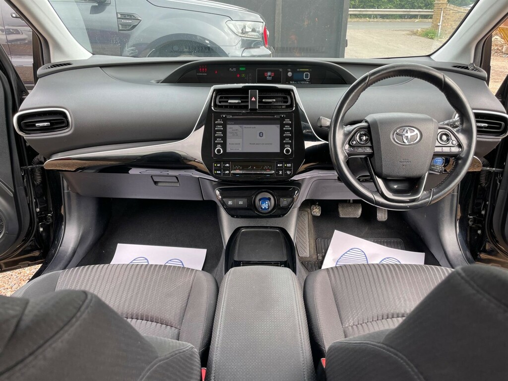 Toyota Prius Active White #23