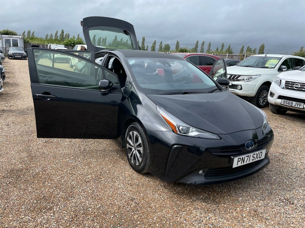 Toyota Prius Active White #35