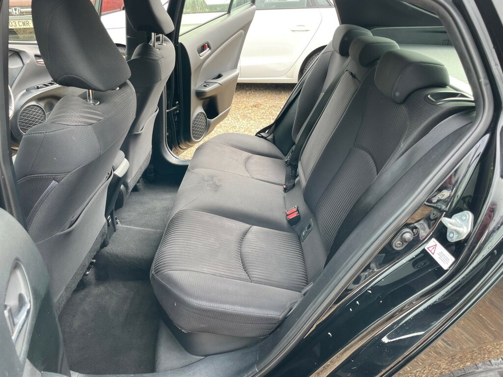 Toyota Prius Active White #26