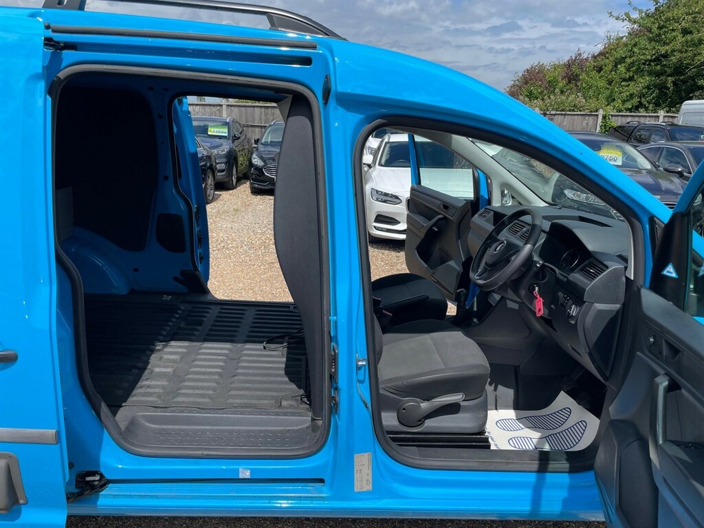 Volkswagen Caddy Maxi 2.0 Tdi Bluemotion Tech 150Ps Highline Van Dsg - 2 Brown #31