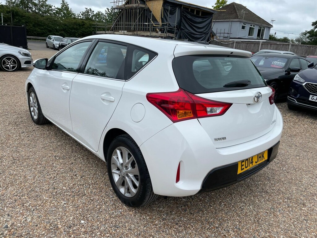 Toyota Auris 1.6 V-matic Icon Multidrive S Euro 5 #5