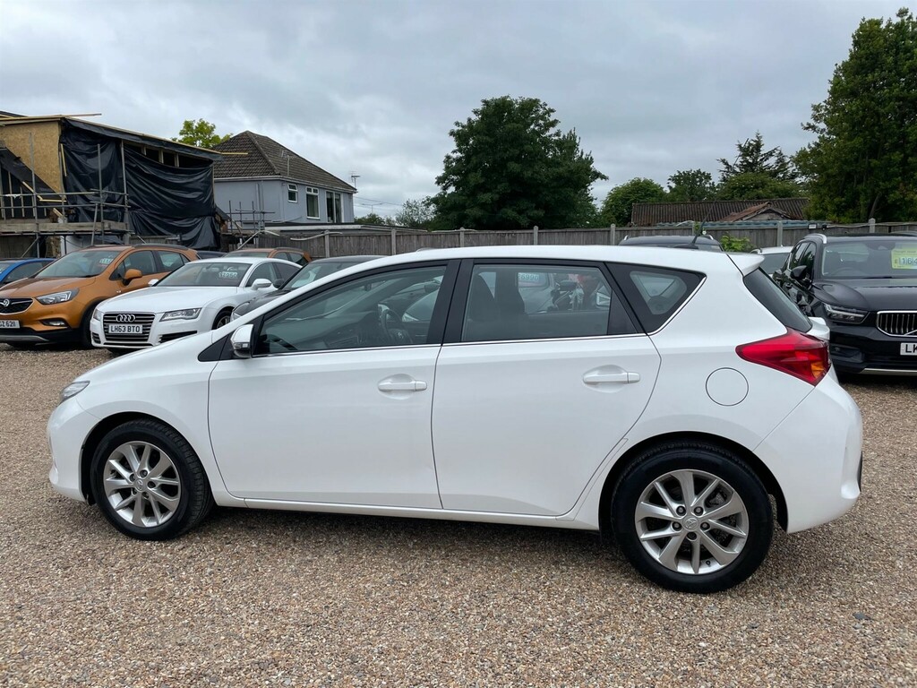 Toyota Auris 1.6 V-matic Icon Multidrive S Euro 5 #4
