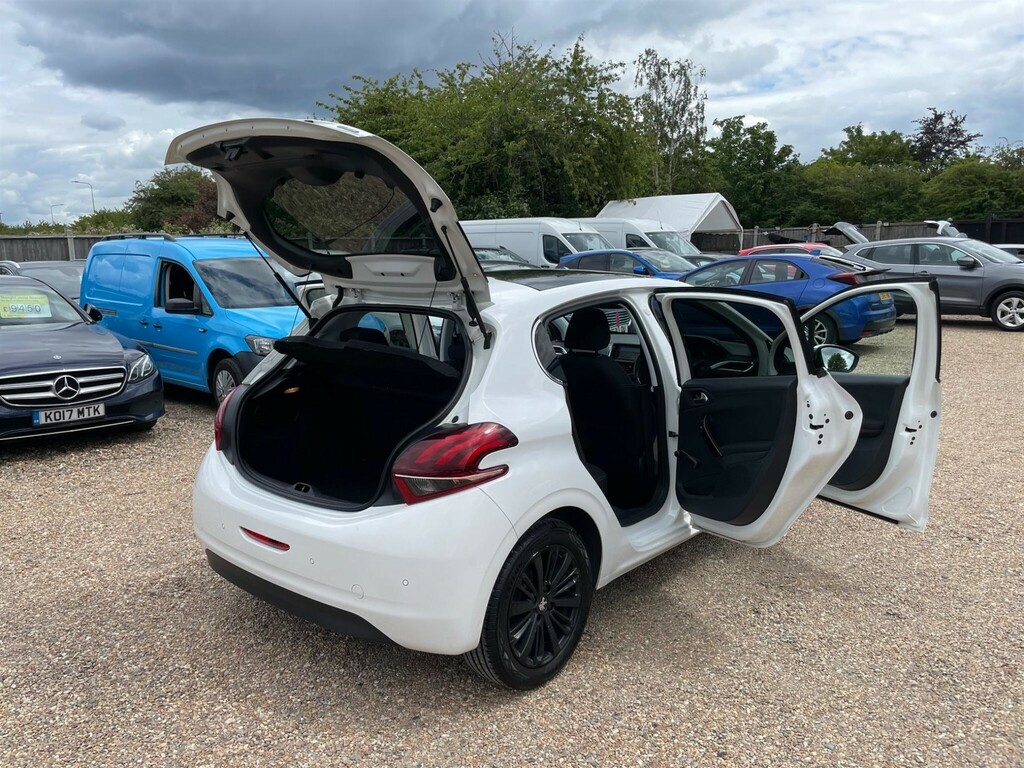 Peugeot 208 1.2 Puretech 82 Active White #41