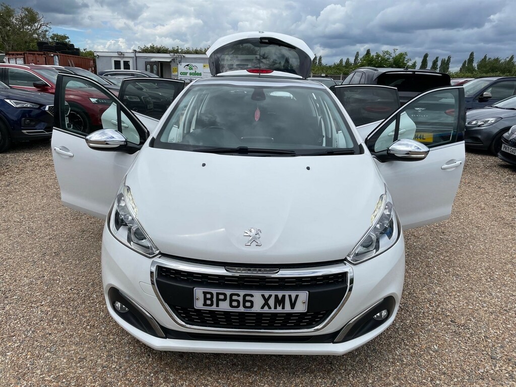 Peugeot 208 1.2 Puretech 82 Active White #43
