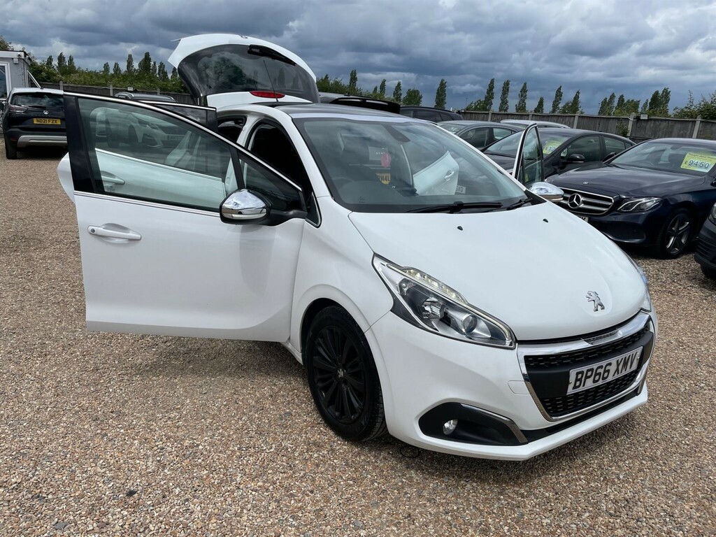 Peugeot 208 1.2 Puretech 82 Active White #42
