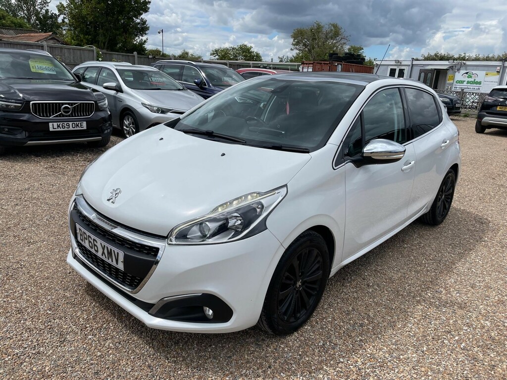 Peugeot 208 1.2 Puretech Allure Premium Euro 6 White #3