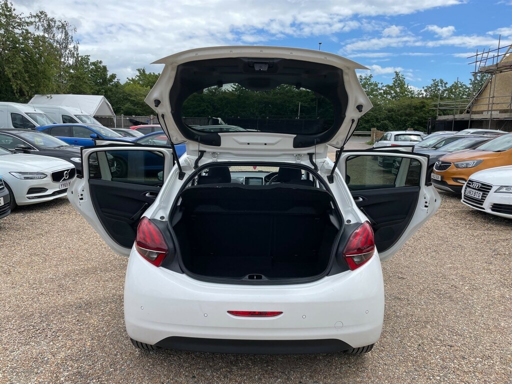 Peugeot 208 1.2 Puretech 82 Active White #40