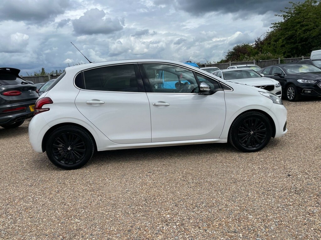 Peugeot 208 1.2 Puretech 82 Active White #8