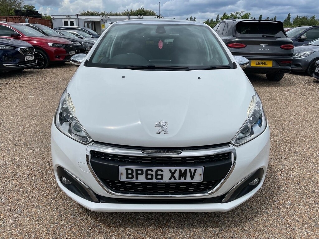 Peugeot 208 1.2 Puretech Allure Premium Euro 6 White #2