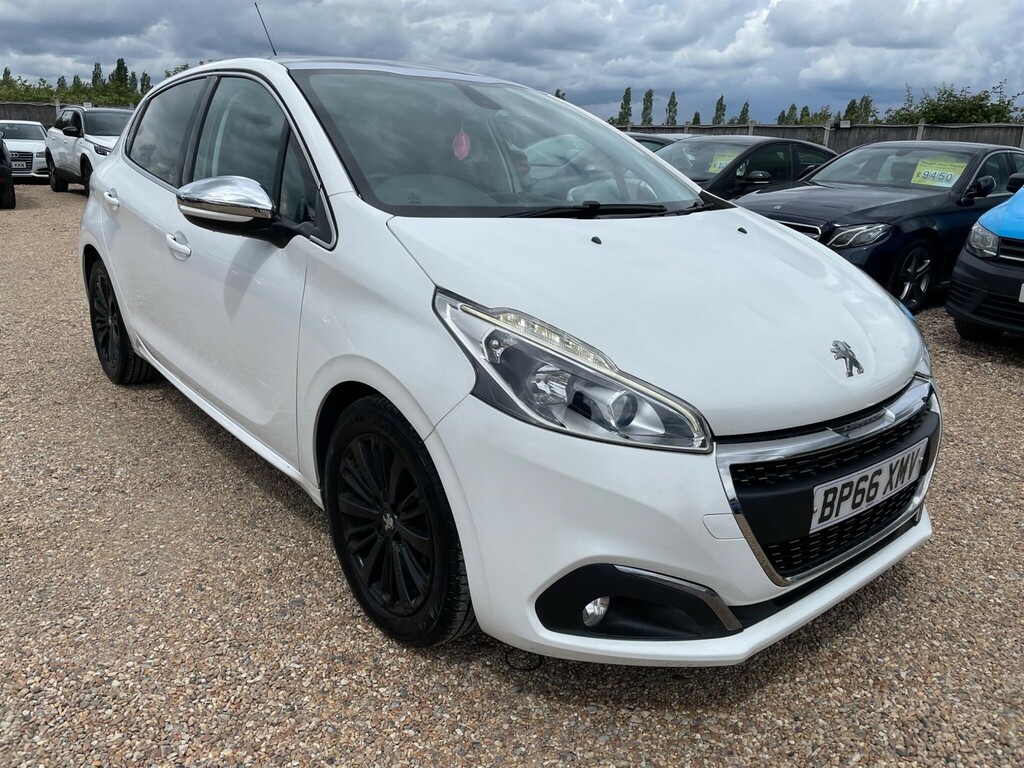 Peugeot 208 1.2 Puretech Allure Premium Euro 6 White