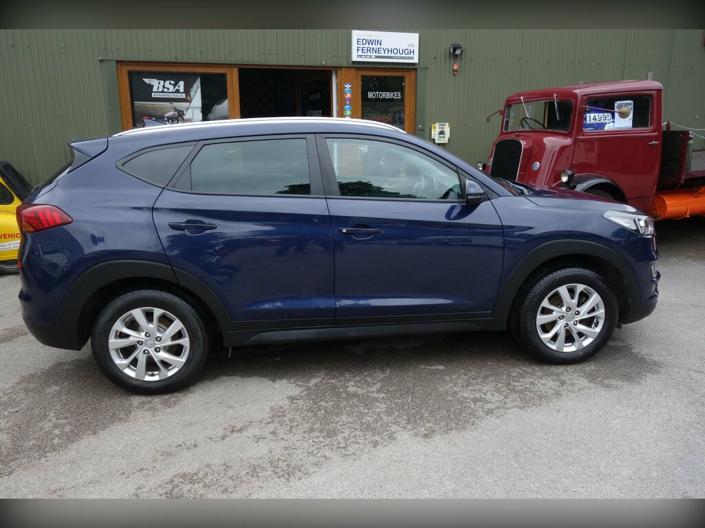 Hyundai Tucson 1.6 Gdi Se Nav Suv Euro 6 Ss AK68CUU Blue #2