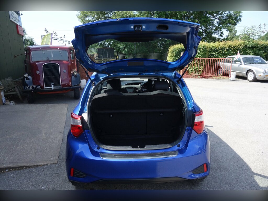 Toyota Yaris 1.5 Vvt-h Icon Tech Hatchback Hybrid E- BP18AXY Blue #5