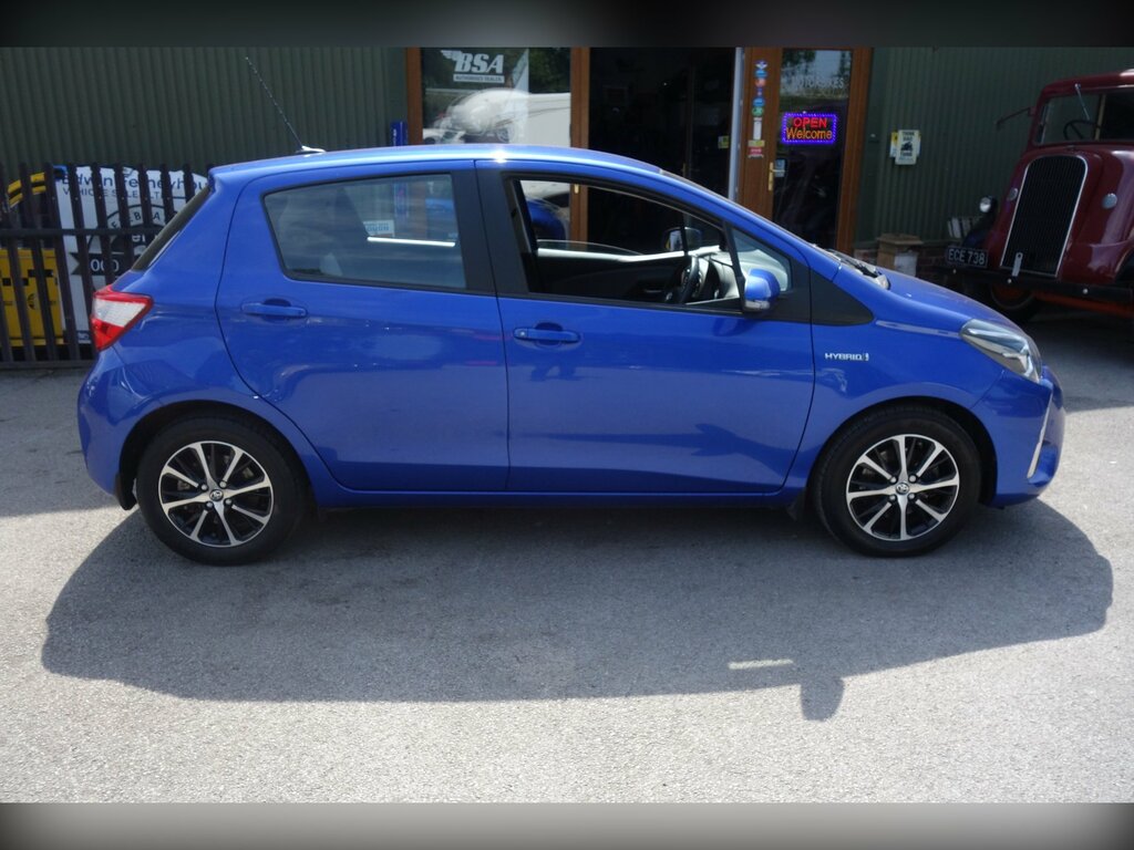 Toyota Yaris 1.5 Vvt-h Icon Tech Hatchback Hybrid E- BP18AXY Blue #2
