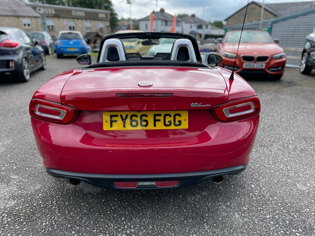 Fiat 124 Spider 1.4L Lusso Red #5