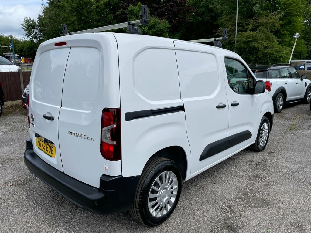 Toyota Proace City 1.5L Icon White #3