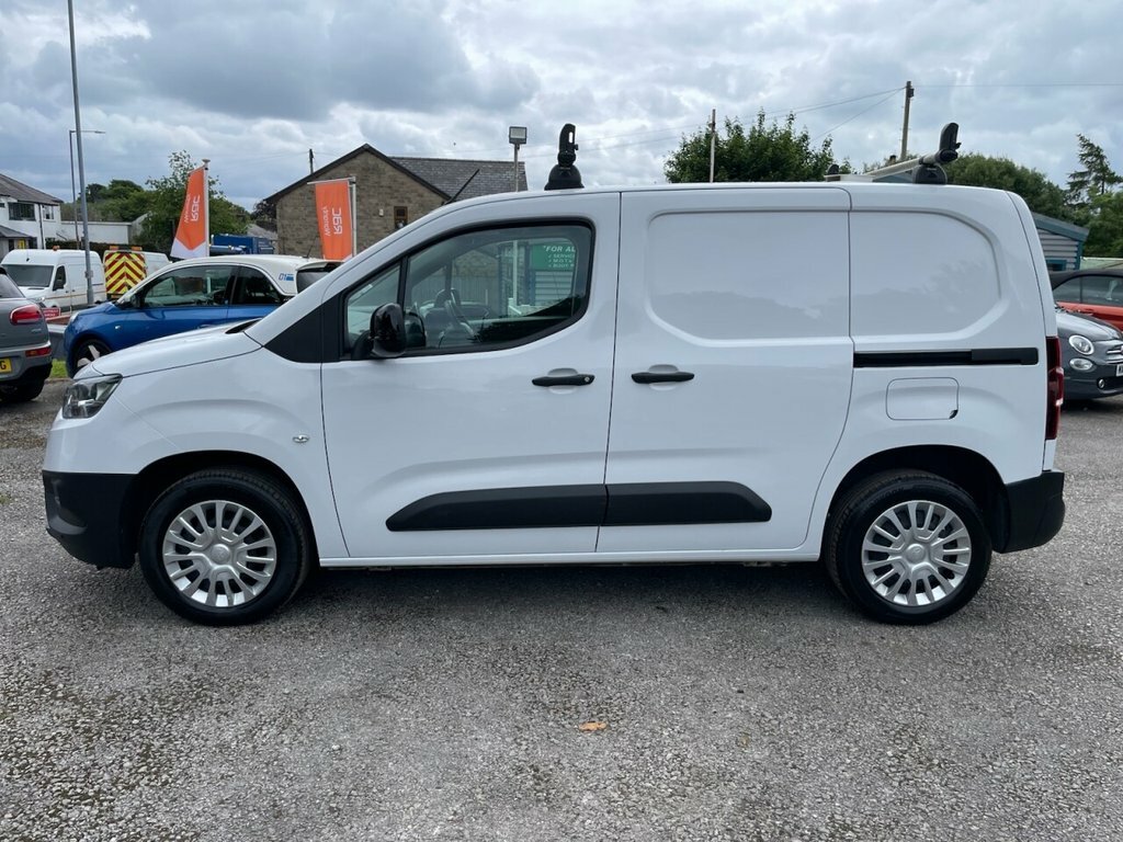 Toyota Proace City 1.5L Icon White #6