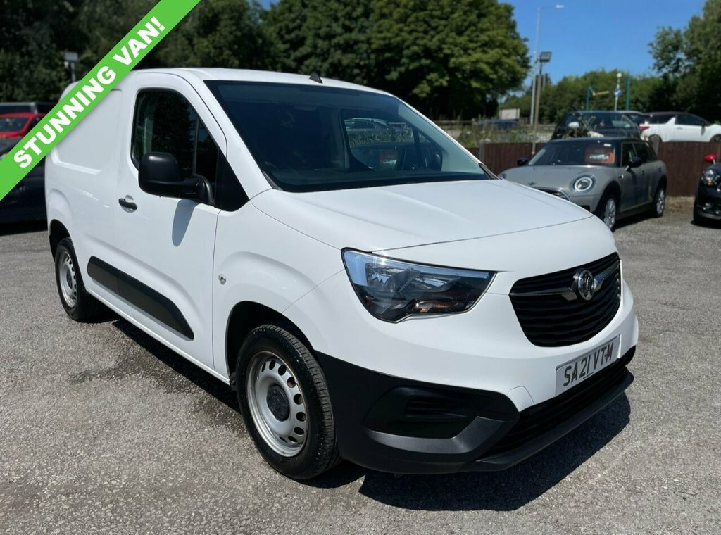 Vauxhall Combo 1.5L Dynamic White