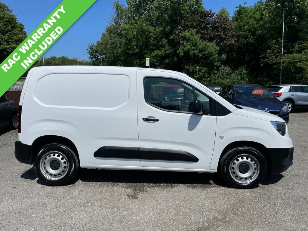 Vauxhall Combo 1.5L Dynamic White #2